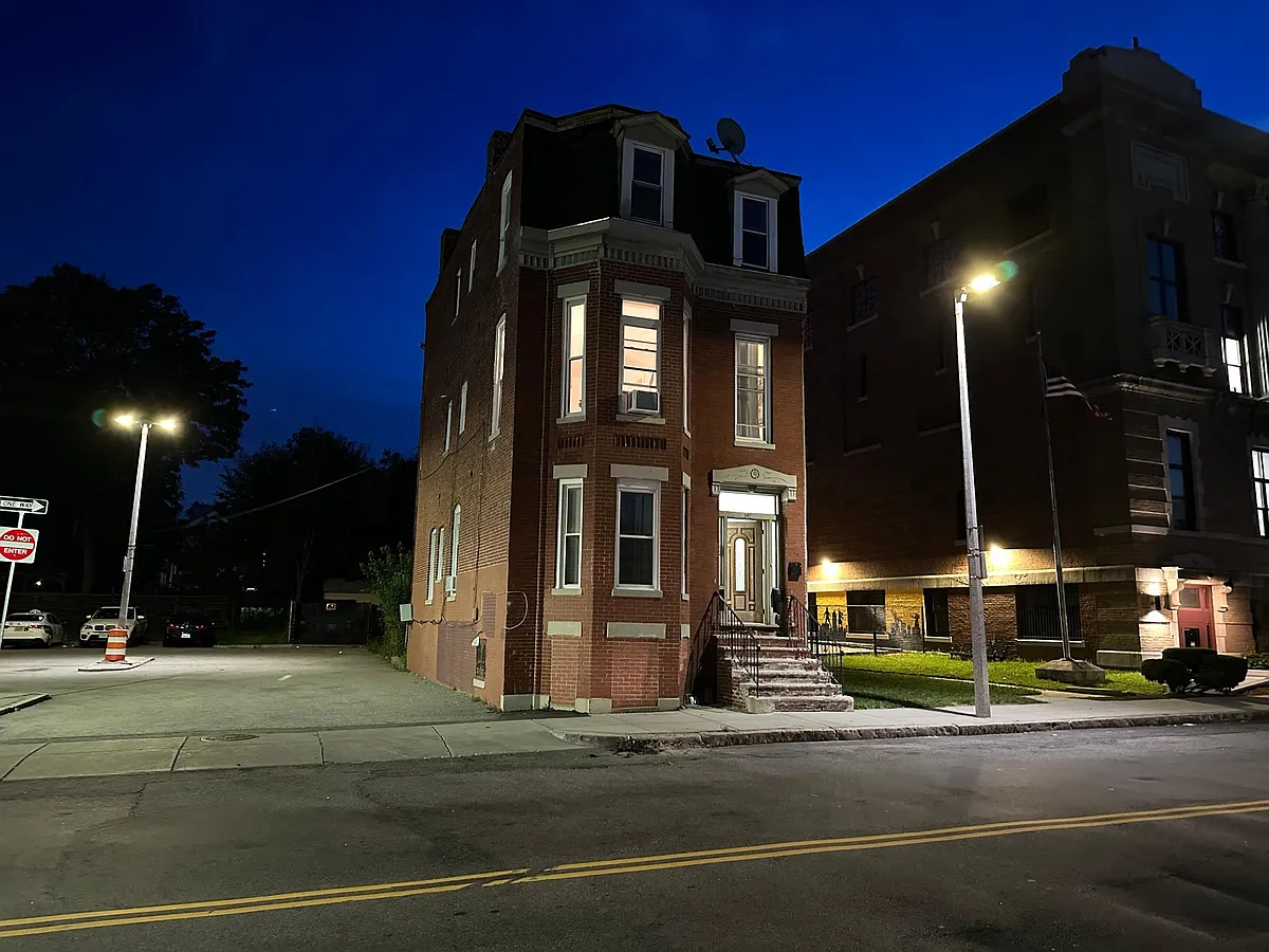 Building Photo - 349 Dudley St #3