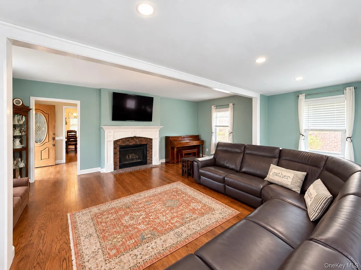 2 bed, 1.0 bath, 1135 sqft, $3,990 — Photo 4