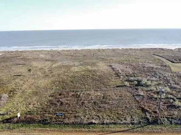 952 Steinhagen St, Port Bolivar, TX 77617