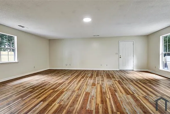 6211 Ward Rd — Photo 12