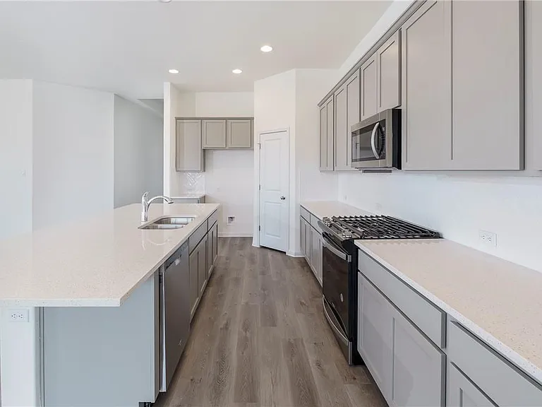 220 Tanda Ln — Photo 3