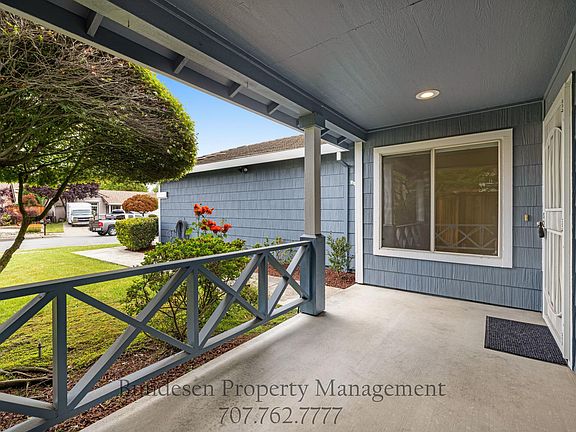5th image of 1714 Stone Creek Dr