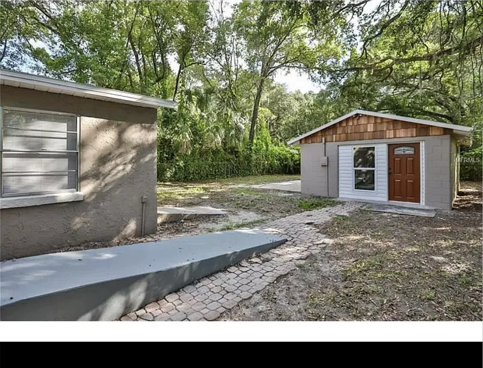 E Mulberry Dr