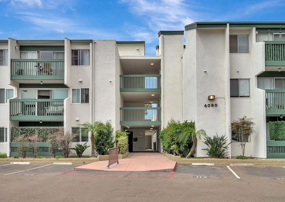 3 story building with elevators, stairs, locked mailboxes, and one designated parking spot. Great location off the 5 freeway. Close to shops & restaurants including Costco.