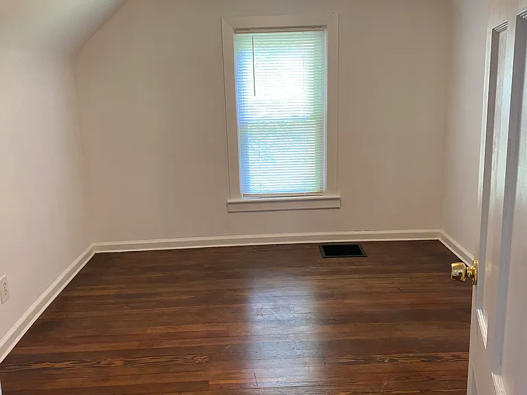 570 W Clarkston Rd — Photo 22