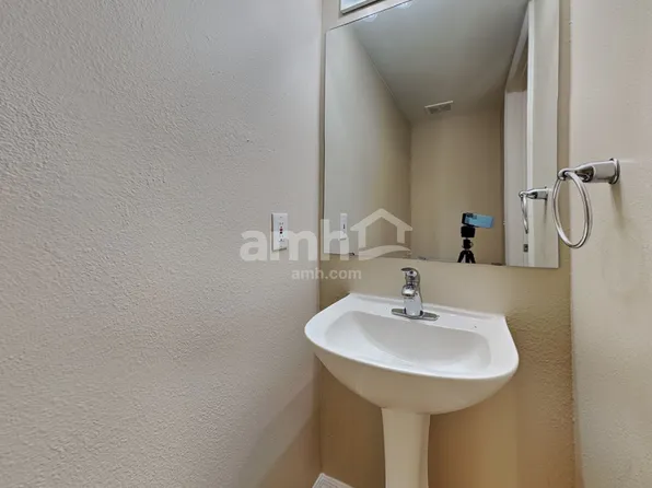 30500 Birdhouse Dr, Wesley Chapel, FL 33545