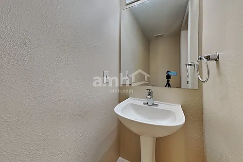 30500 Birdhouse Dr Photo 1