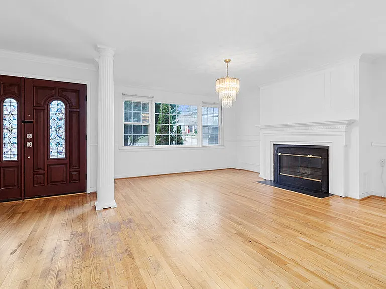 6138 Beachway Dr — Photo 4