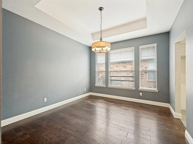 4849 Gloucester Dr — Photo 7
