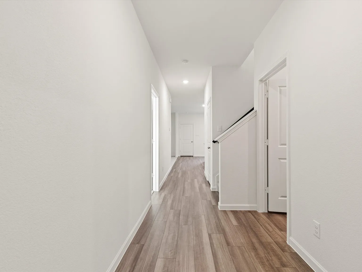 3 bed, 2.5 bath, 1894 sqft, $2,150 — Photo 4