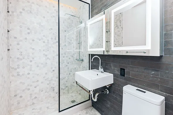 Rented by Nooklyn NYC LLC | media 59