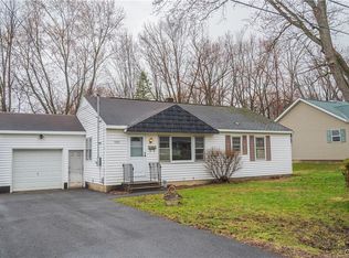 5685 Mapleton Dr, Utica, NY 13502