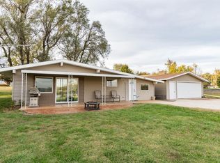 53 Lakeshore Dr, Marion, KS 66861