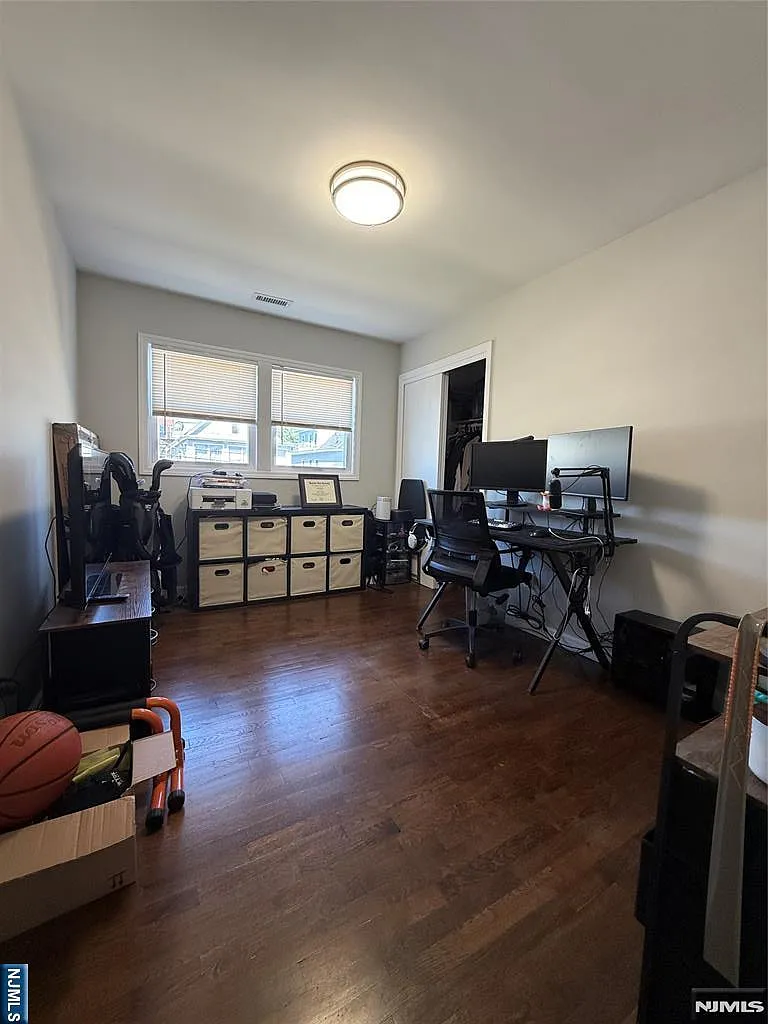 3 bed, 1.0 bath, $2,575 — Photo 4