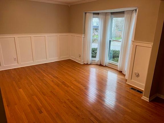 2nd image of 4816 Dartmouth Dr