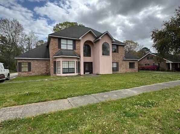 305 Kensington Dr, Lafayette, LA 70508