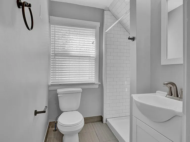 3565 Pape Ave #3 — Photo 7