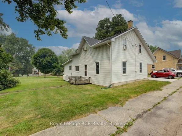 14 William St, Perth East, ON N0K 1M0