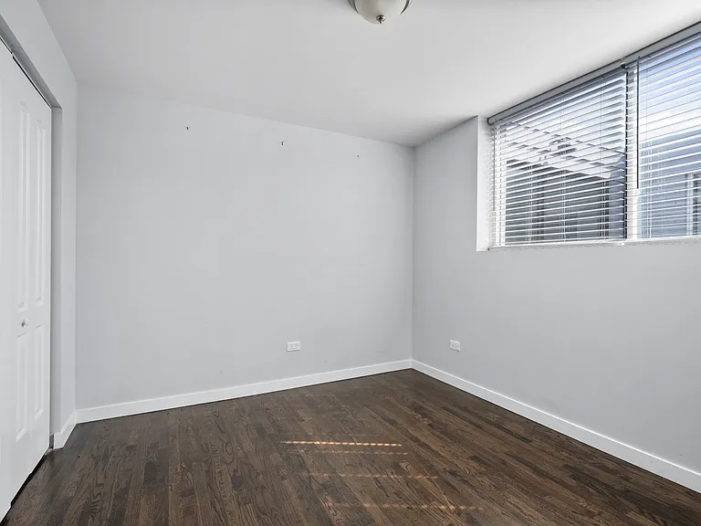 2945 W Peterson Ave #204 — Photo 9