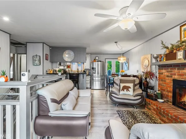 682 Buckingham Sq, Skyforest, CA 92385