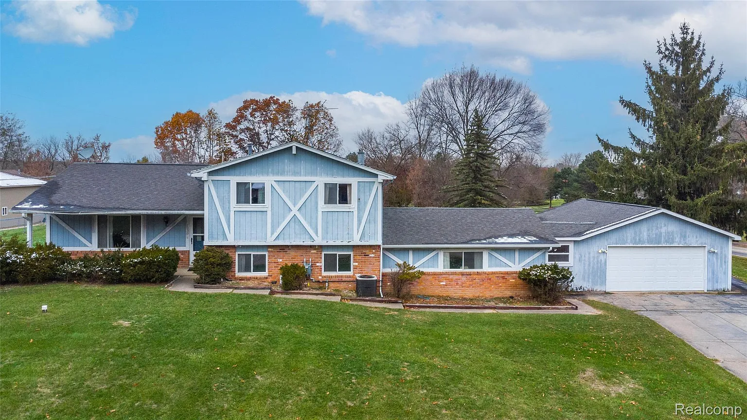 1030 Tracilee Dr photo 1