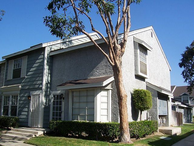 Premium "End Unit" property