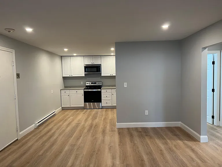 3 Pearson St #6 — Photo 2