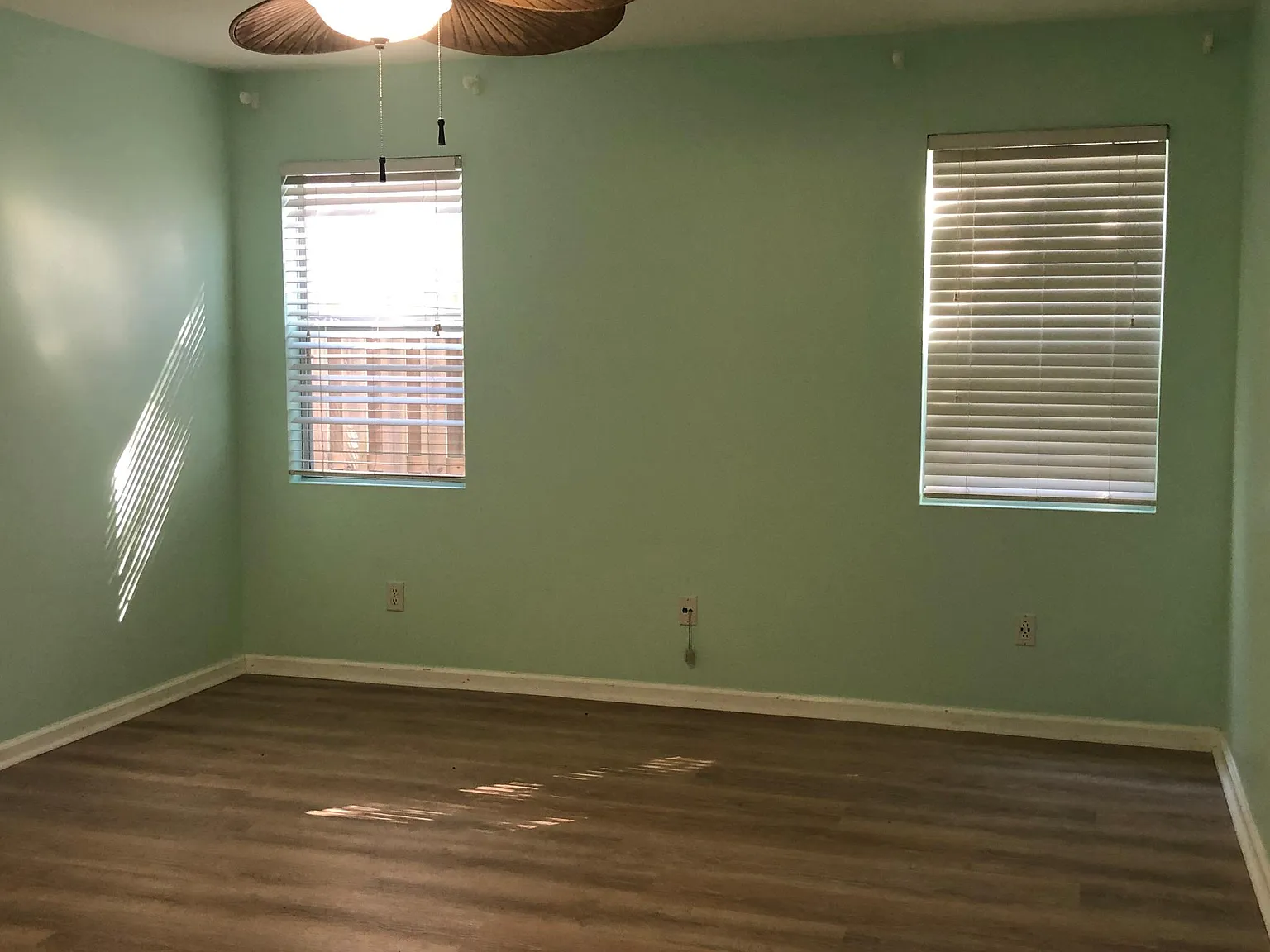 3 bed, 1341 sqft, $2,500 — Photo 2