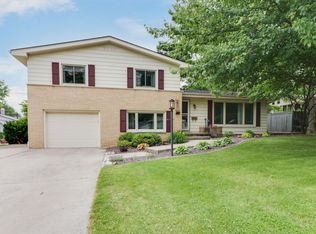 603 Delmar Ln, Bloomington, IL 61701