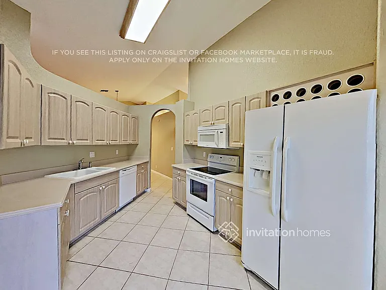 3970 Sea Grape Cir — Photo 6