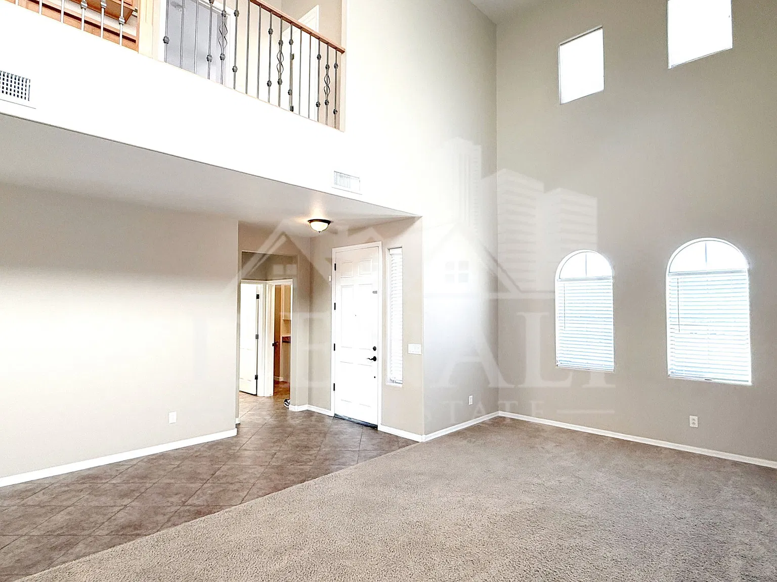 4 bed, 2.5 bath, 2211 sqft, $2,595 — Photo 3