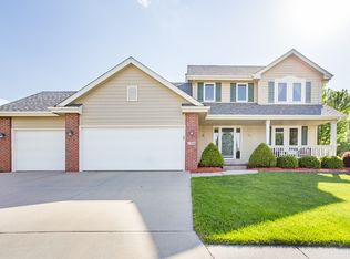 106 Marinda Dr, Council Bluffs, IA 51503