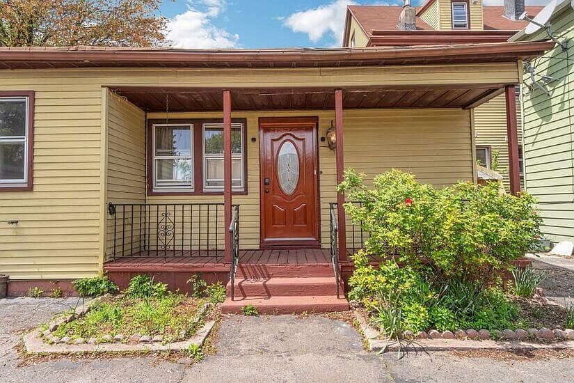 Furnished Rental in Bayonne, New Jersey