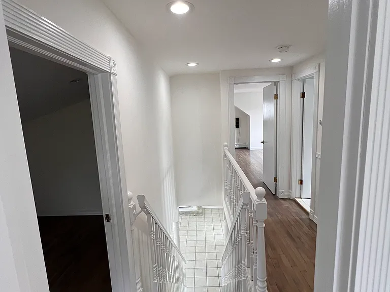 Daniel St — Photo 24