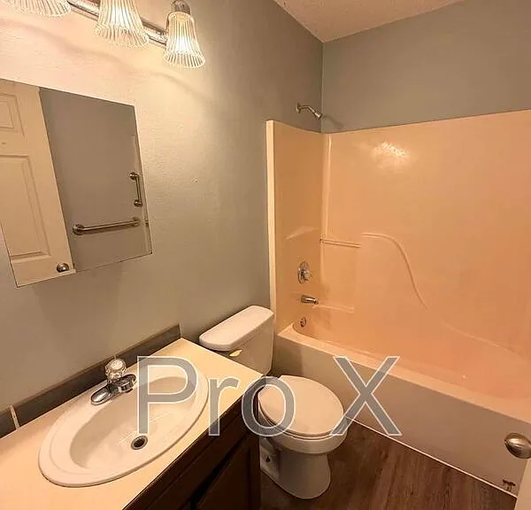 419-421 W 16th St #419 W 16TH ST — Photo 10
