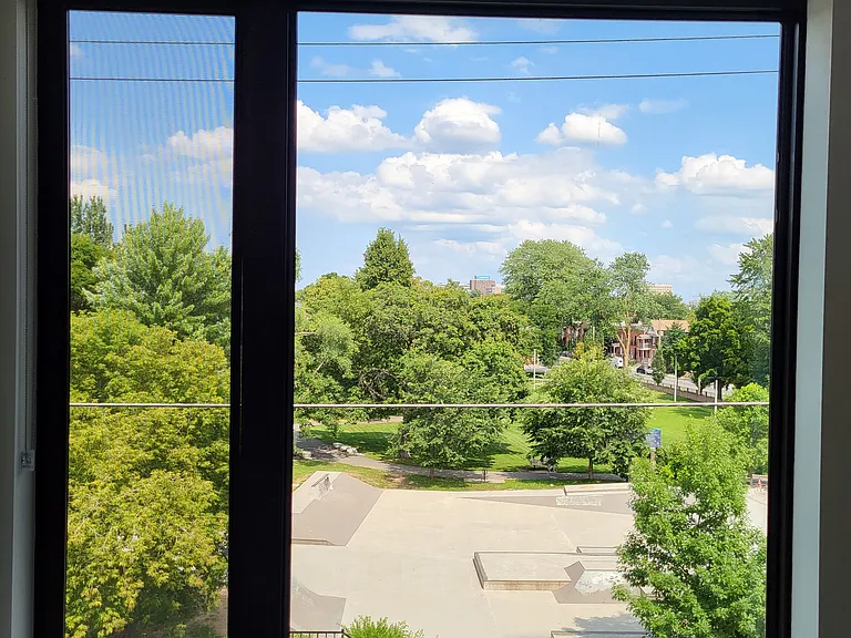 444 Bronson Ave — Photo 8