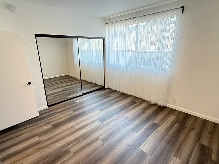 1026 N Croft Ave #103 — Photo 9