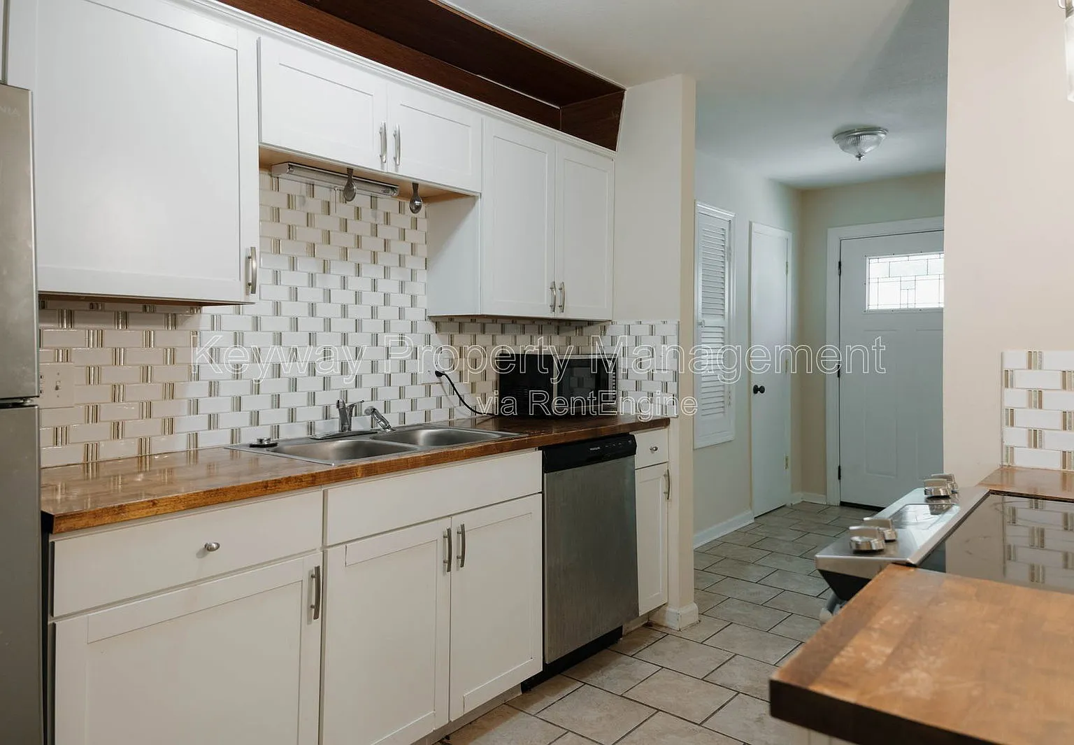 3 bed, 2.0 bath, 1270 sqft, $1,430 — Photo 4