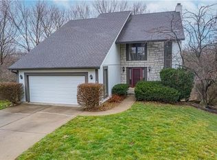 1113 W Richwood Dr, Blue Springs, MO 64015