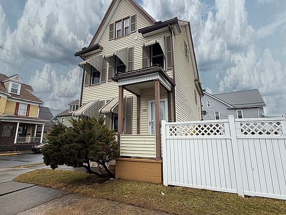 5th image of 1135 Washington St