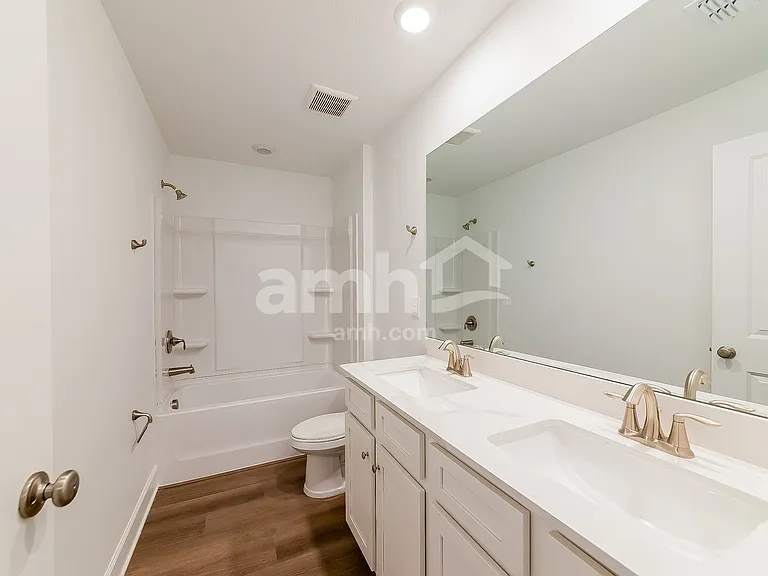 3320 Muscatine Ave — Photo 15