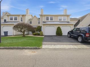 69 Thomas Lane, East Setauket, NY