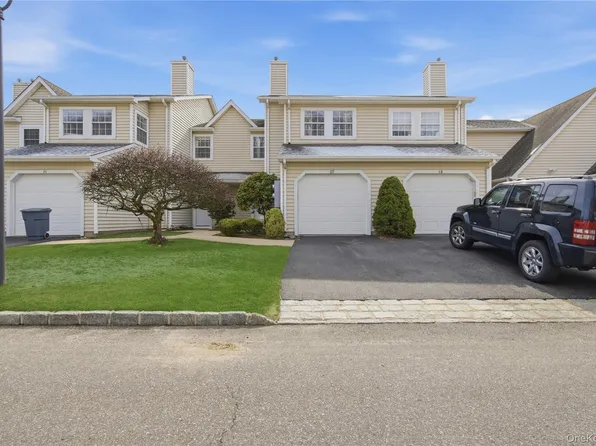 69 Thomas Lane, East Setauket, NY 11733