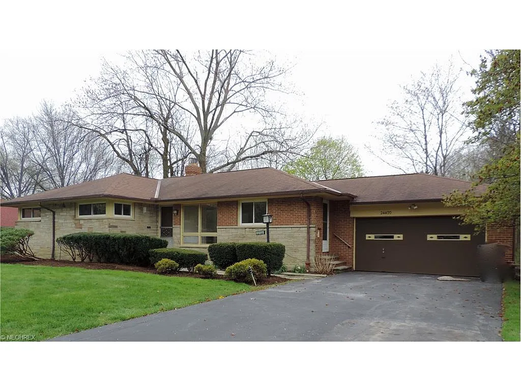 24400 Hilltop Dr photo 1
