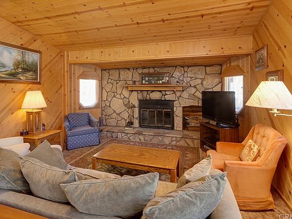 5th image of 608 Pine Ln