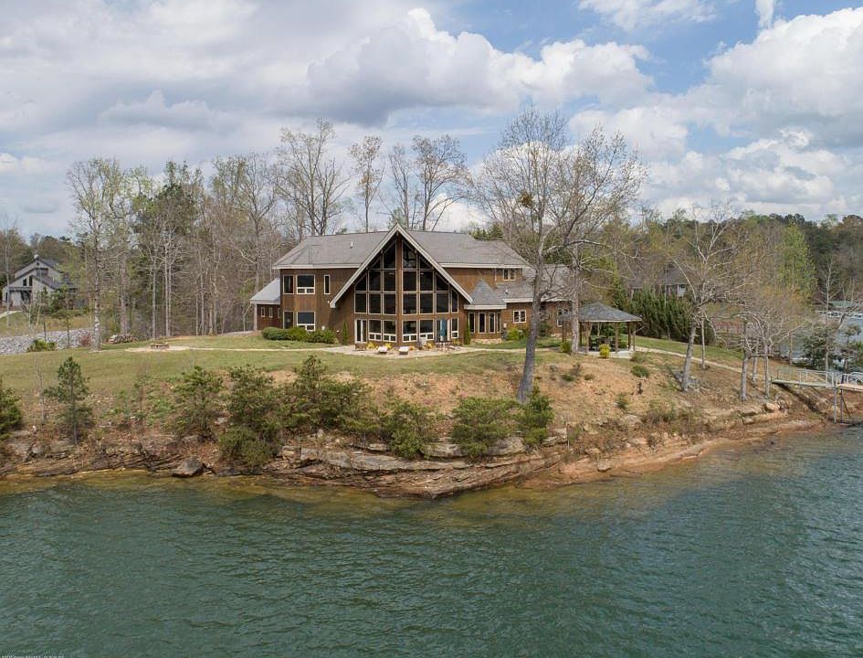 Image 1: Lakeside