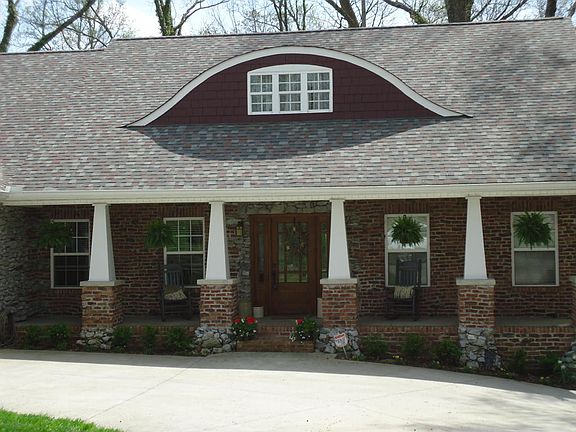 3rd image of 3200 Curtis Ln