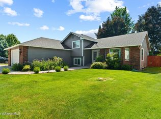 8553 N Cloverleaf Dr, Hayden Lake, ID 83835