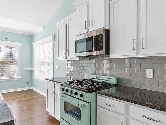 4th image of 6112 Willow Glen Drive