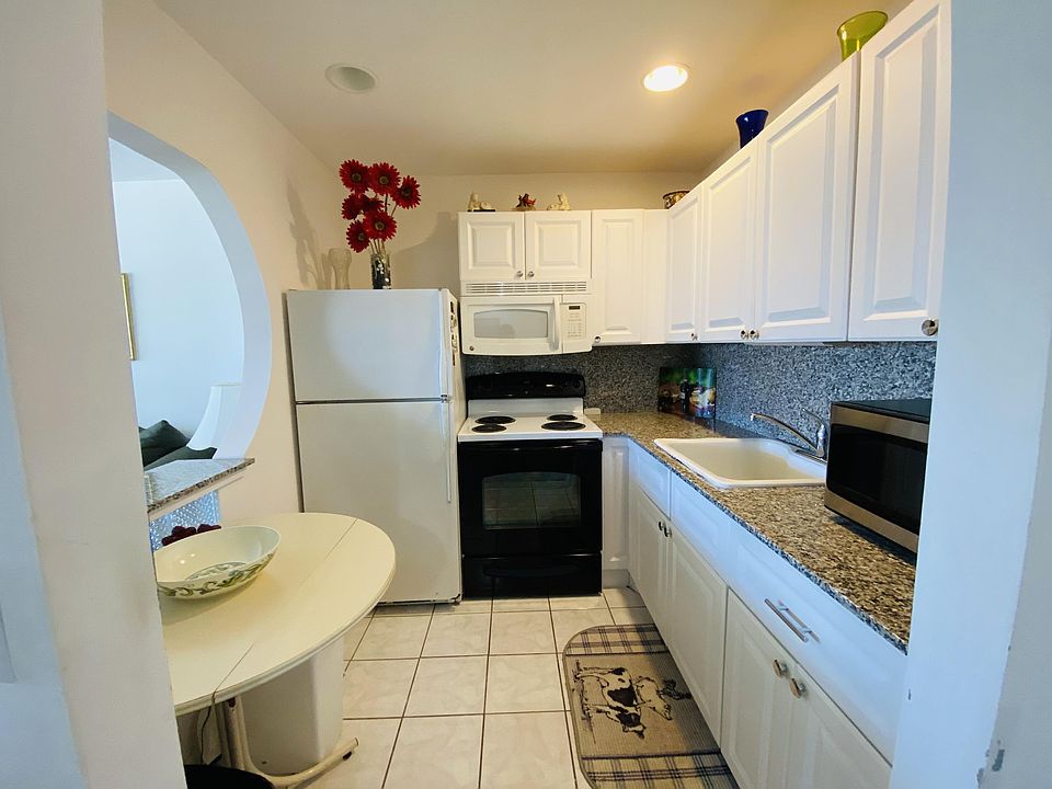 1st image of 335 Chatham S #P